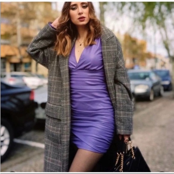 Blogger Fave Zara purple/lavander faux leather ruched mini dress - Picture 8 of 16